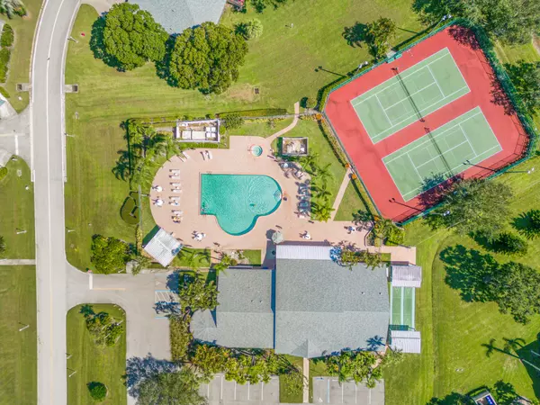 Vero Beach, FL 32962,720 Lake Orchid CIR 202