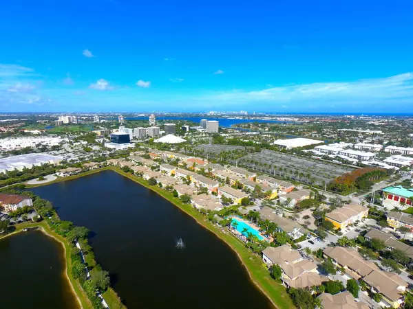 West Palm Beach, FL 33401,750 Millbrae 7 CT 7