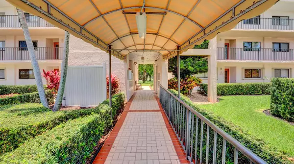 Delray Beach, FL 33484,15075 Witney RD 108