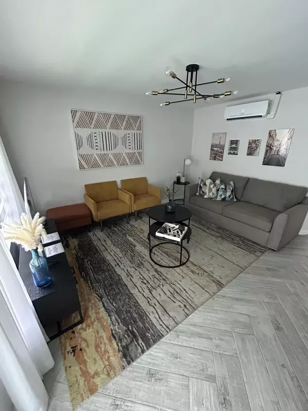Fort Lauderdale, FL 33304,1037 NE 9th AVE 2