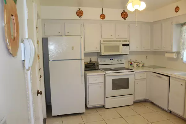 Boynton Beach, FL 33436,9900 Papaya Tree TRL B