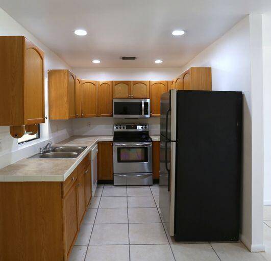 Wellington, FL 33414,787 Lantern Tree LN