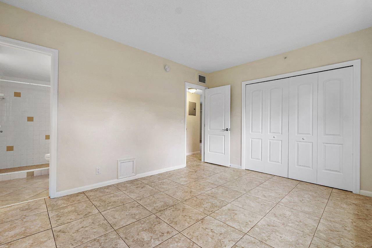 701 NE 7th AVE 6, Delray Beach, FL 33483