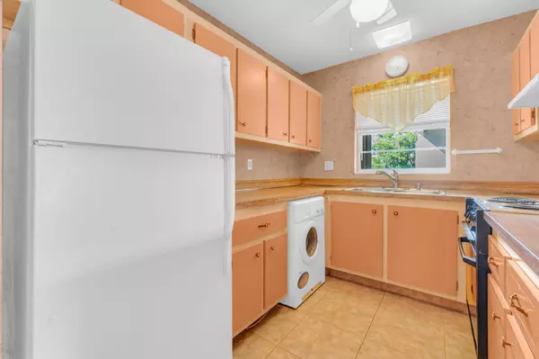 Boca Raton, FL 33486,1150 NW 13th ST 252c