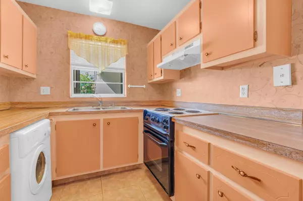 Boca Raton, FL 33486,1150 NW 13th ST 252c