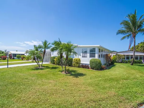 66 NE Pinelake Village BLVD, Jensen Beach, FL 34957
