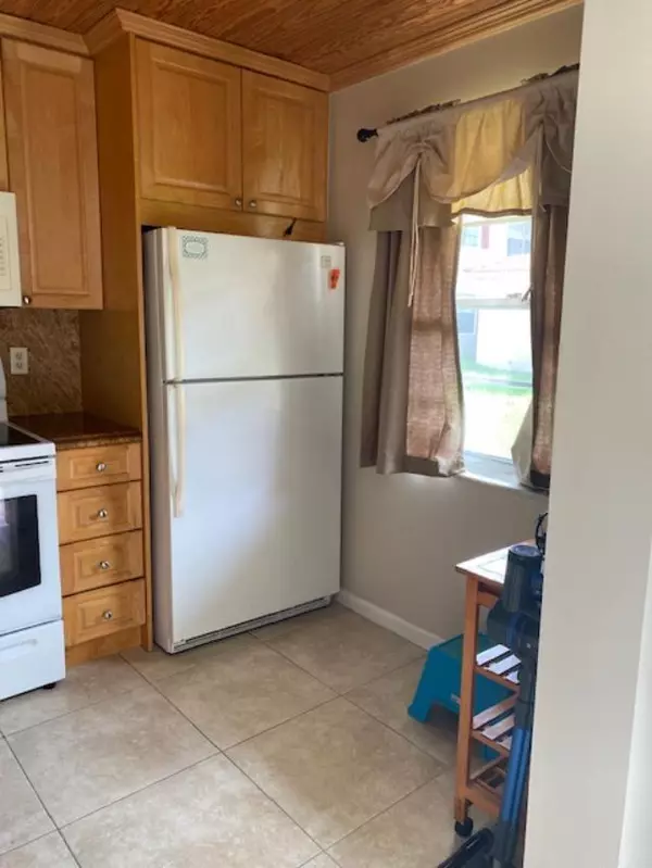 Coral Springs, FL 33065,3576 N University DR D-5