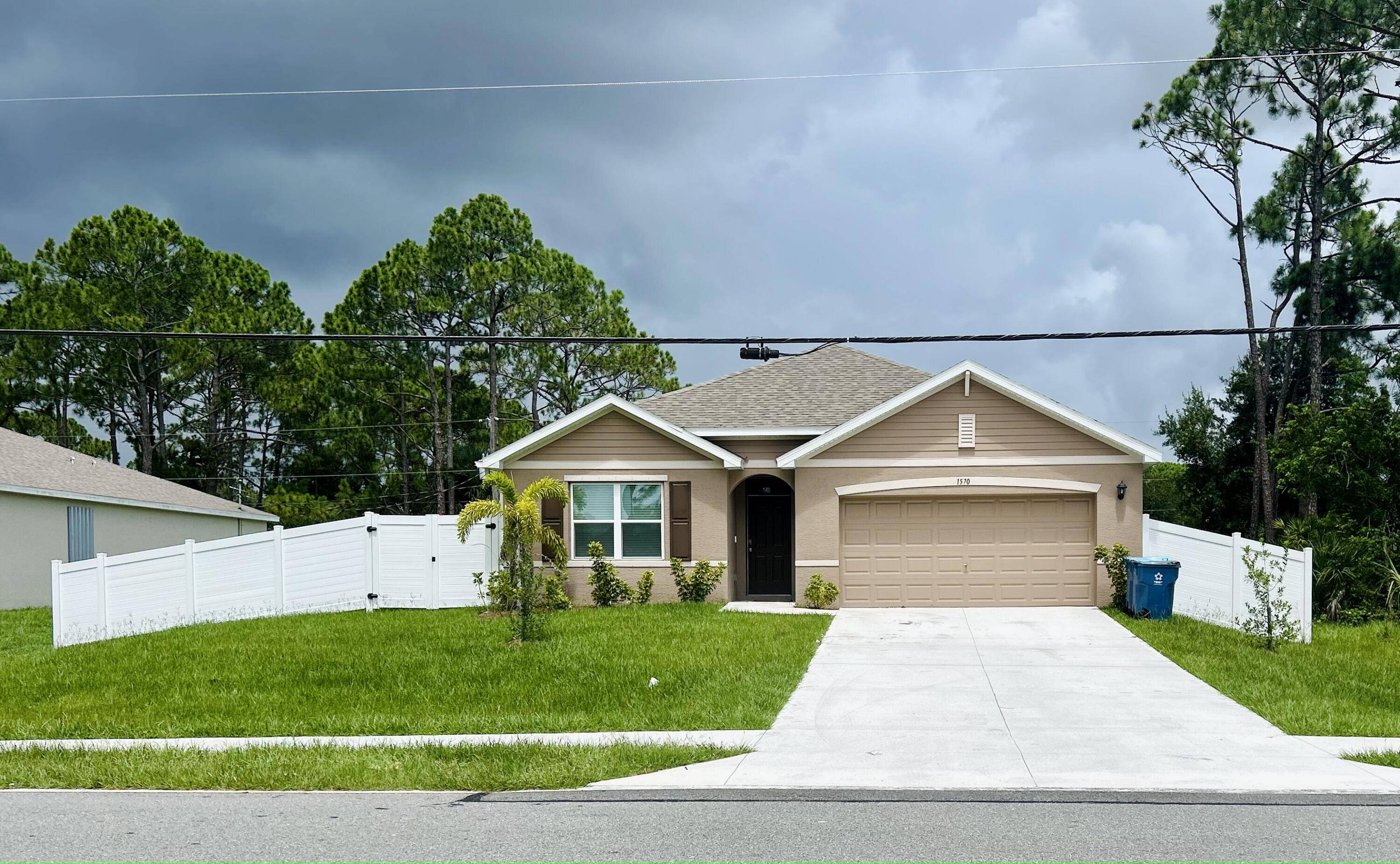1570 SE San Filippo DR, Palm Bay, FL 32909