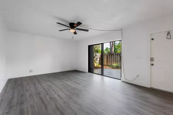 West Palm Beach, FL 33406,471 Kirk RD D