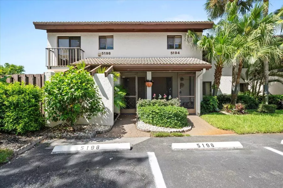 5194 S S Fountains DR 208, Lake Worth, FL 33467