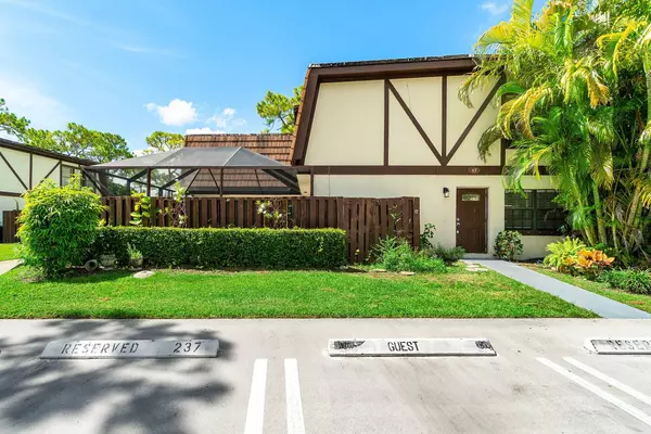 117 Weybridge CIR A, Royal Palm Beach, FL 33411