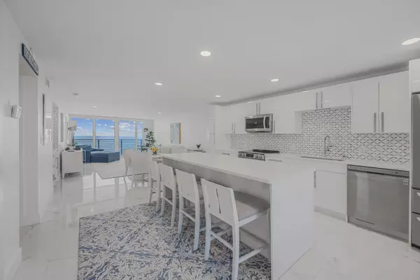 Juno Beach, FL 33408,900 Ocean DR 504