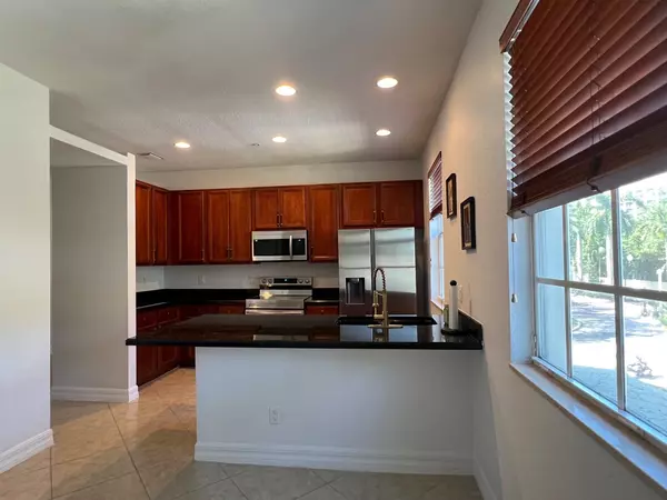 Boca Raton, FL 33486,1833 NW 12th ST