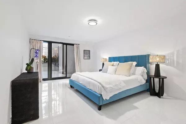 West Palm Beach, FL 33401,529 S S Flagler DR Th3f