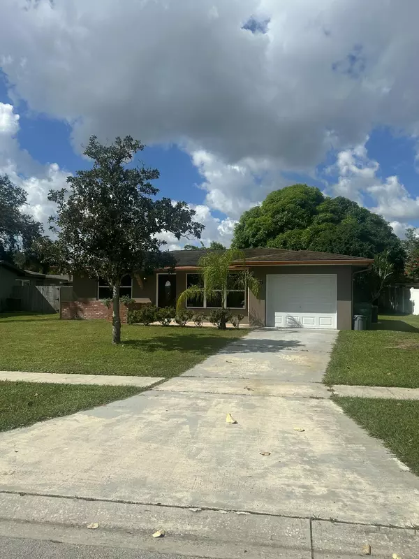 270 NE Mainsail ST, Port Saint Lucie, FL 34983