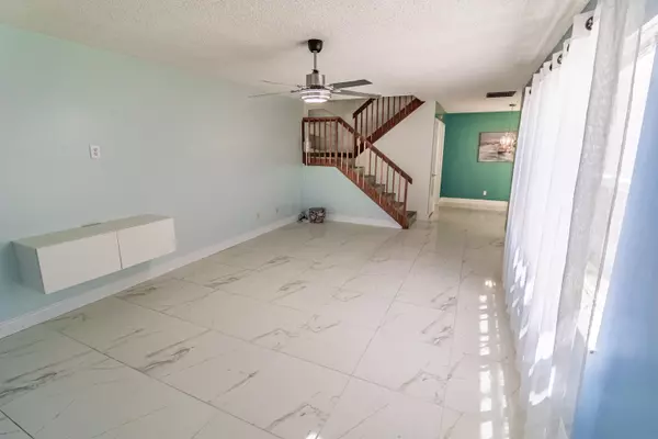 Lake Clarke Shores, FL 33406,8129 Sedgewick CT 29-A