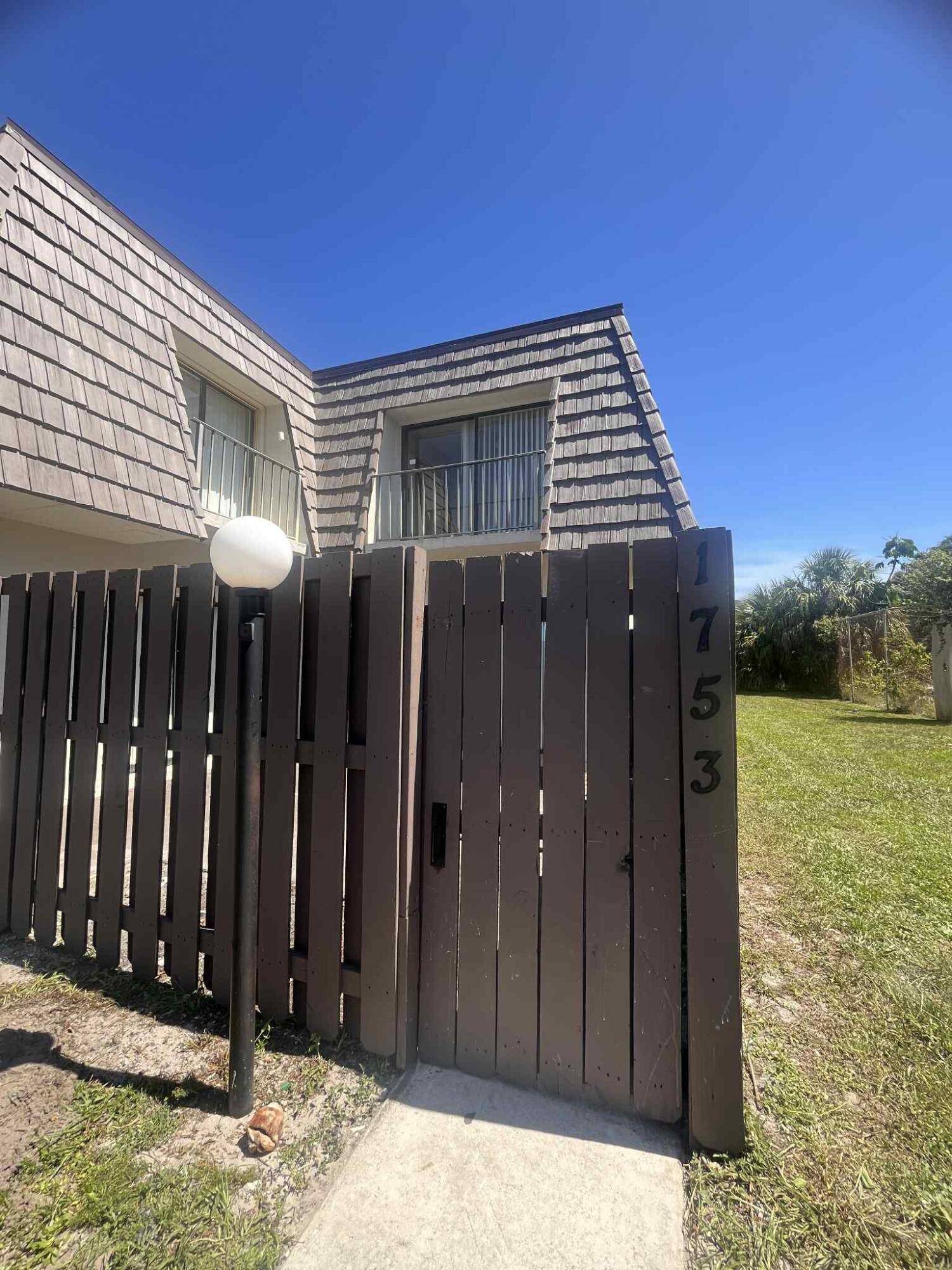 1753 N Congress AVE, West Palm Beach, FL 33401