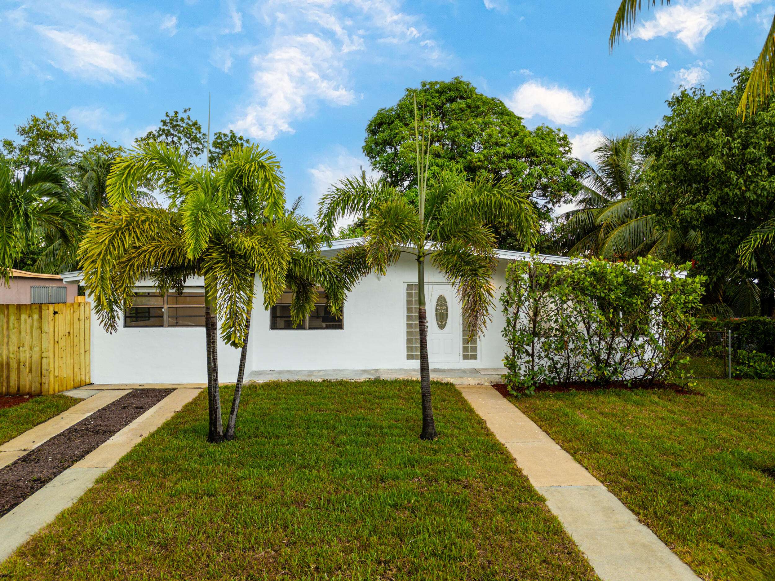 Pompano Beach, FL 33064,1251 NE 41st DR