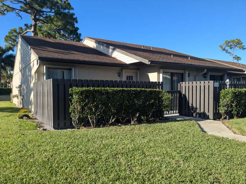 725 Sunny Pine WAY A, Greenacres, FL 33415