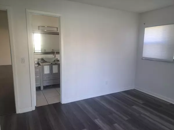Fort Pierce, FL 34950,2050 Oleander BLVD 8108