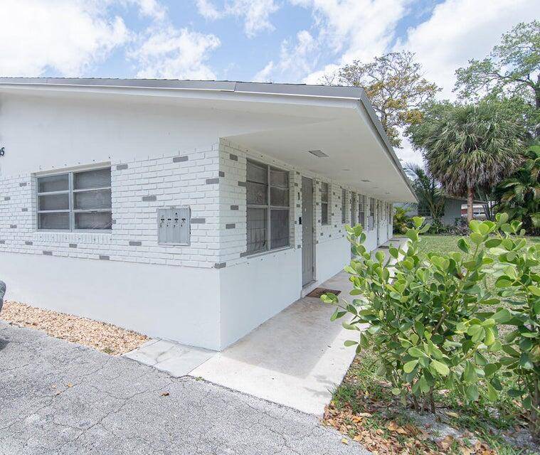 1605 SW 11th CT, Fort Lauderdale, FL 33312