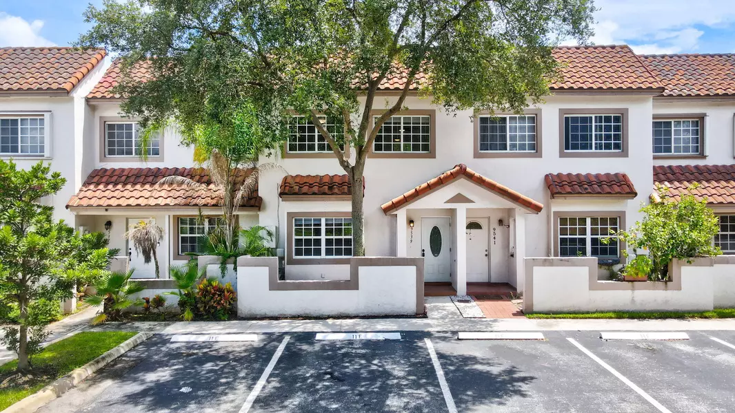 9539 NW 42nd ST, Sunrise, FL 33351