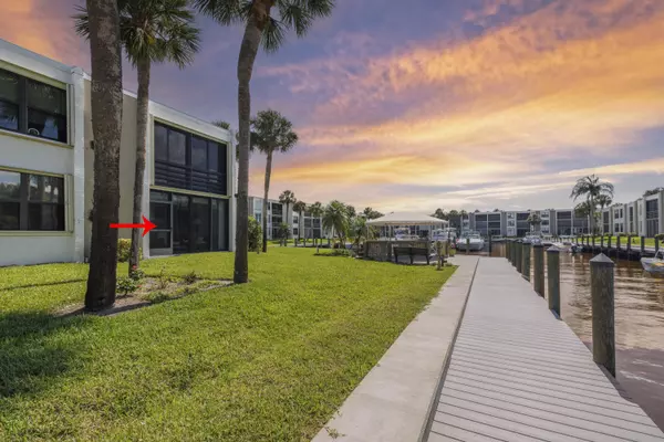 Stuart, FL 34994,1950 SW Palm City Road #7-101