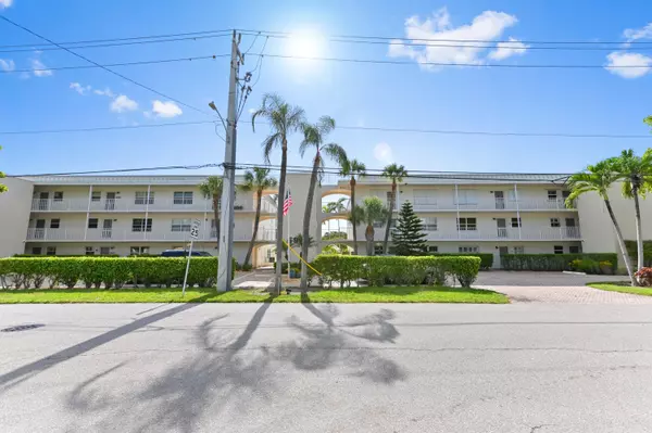 Boca Raton, FL 33487,5900 NE 7th AVE 303s