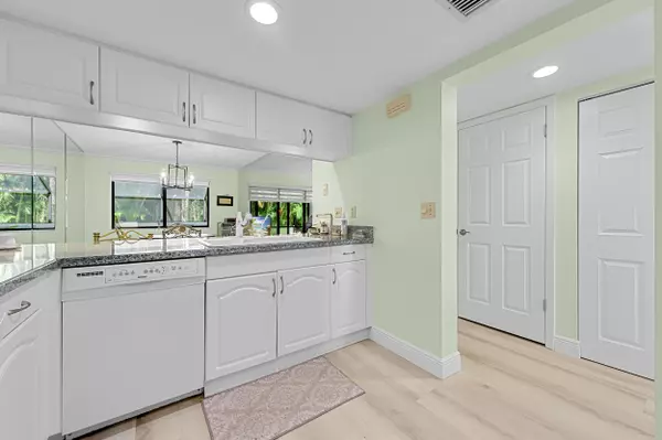 Juno Beach, FL 33408,215 Oak Harbour DR