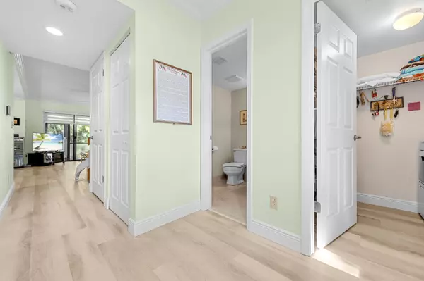 Juno Beach, FL 33408,215 Oak Harbour DR