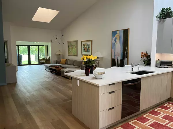 Boca Raton, FL 33496,8279 Springlake DR