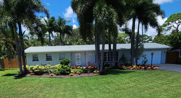 819 Mimosa CT, Haverhill, FL 33415