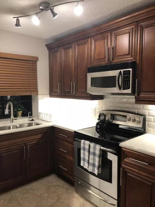 Boynton Beach, FL 33437,5187 Europa Dr A- Corner