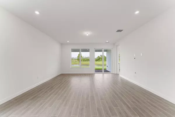 Port Saint Lucie, FL 34987,9698 SW Indra WAY