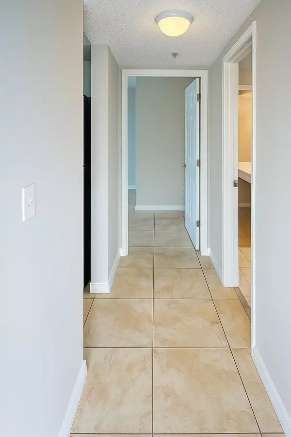 Davie, FL 33328,2600 S University DR 127