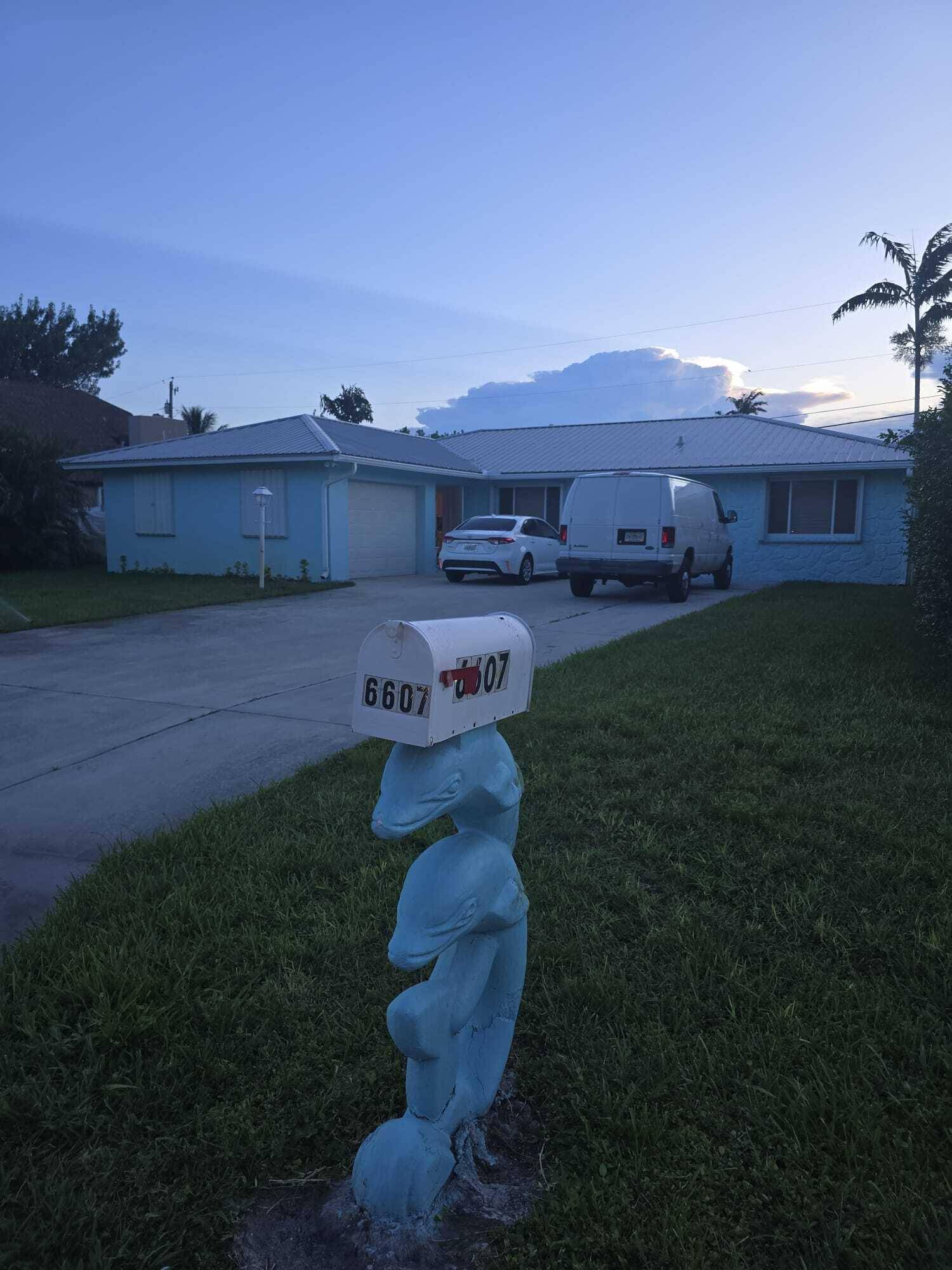 6607 Eastview DR, Lake Worth, FL 33462