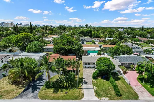 309 SW 7 ST, Hallandale Beach, FL 33009