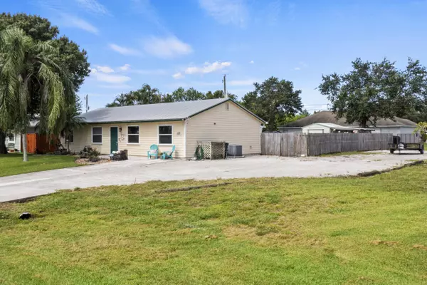 Port Saint Lucie, FL 34953,416 SW Bradshaw CIR