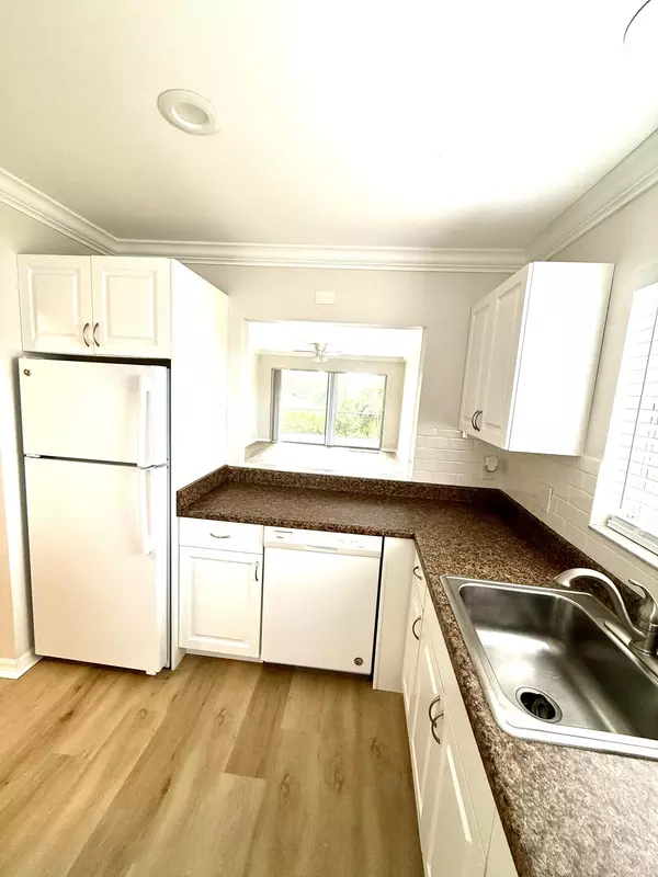 Stuart, FL 34994,1900 S Kanner HWY 10-207