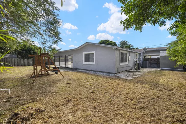 Lake Worth, FL 33462,6918 Tradewind WAY