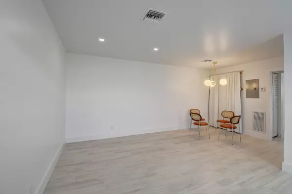Lake Worth, FL 33460,502 N H ST 1