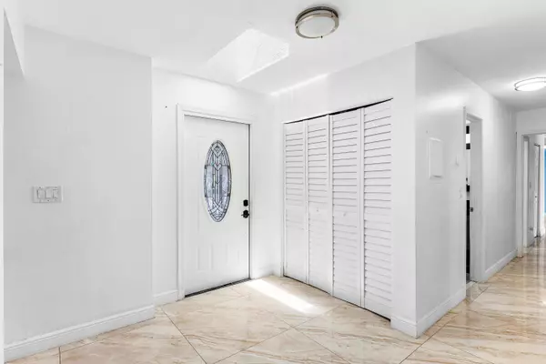 Wellington, FL 33414,1647 Cabot LN 8