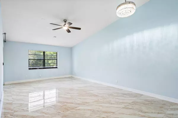 Wellington, FL 33414,1647 Cabot LN 8