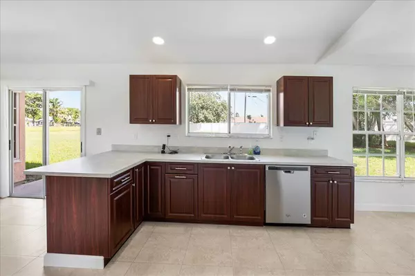 Port Saint Lucie, FL 34952,2175 SE Heathwood CIR
