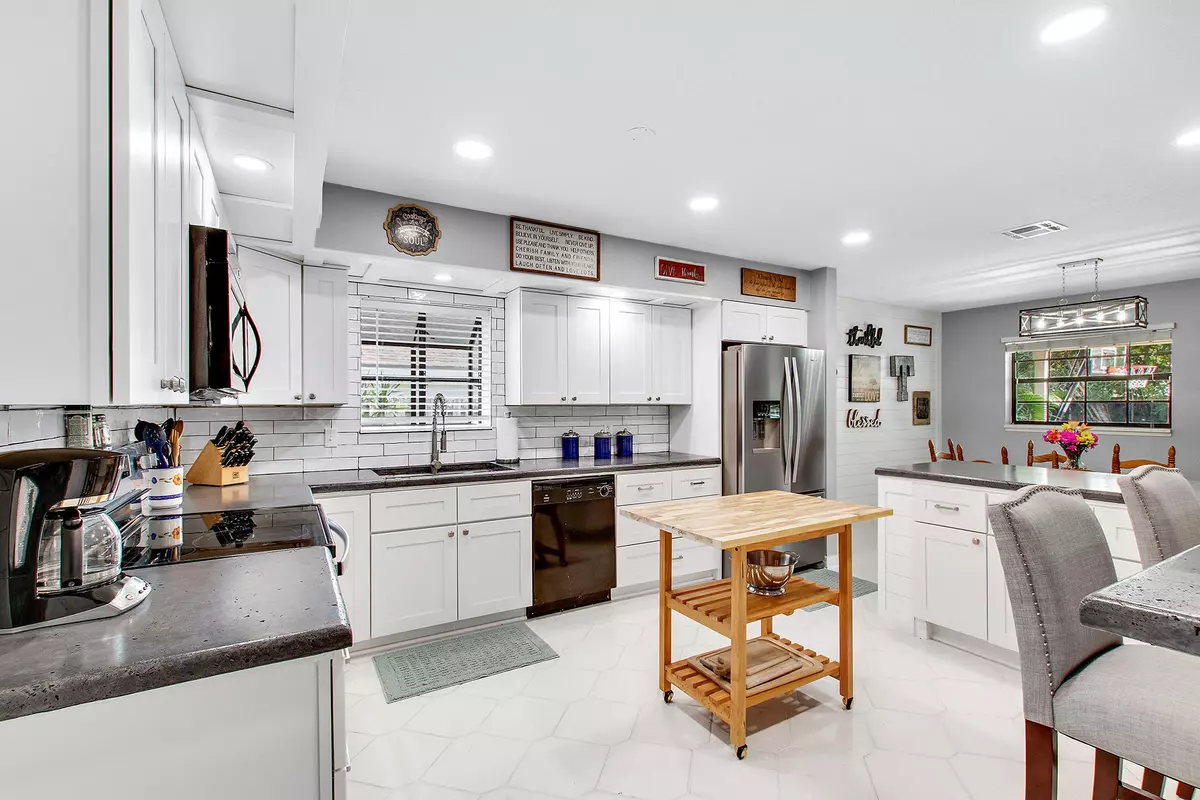 Wellington, FL 33414,912 Blueberry DR