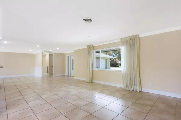 Palm Beach Gardens, FL 33410,11074 Monet Woods RD