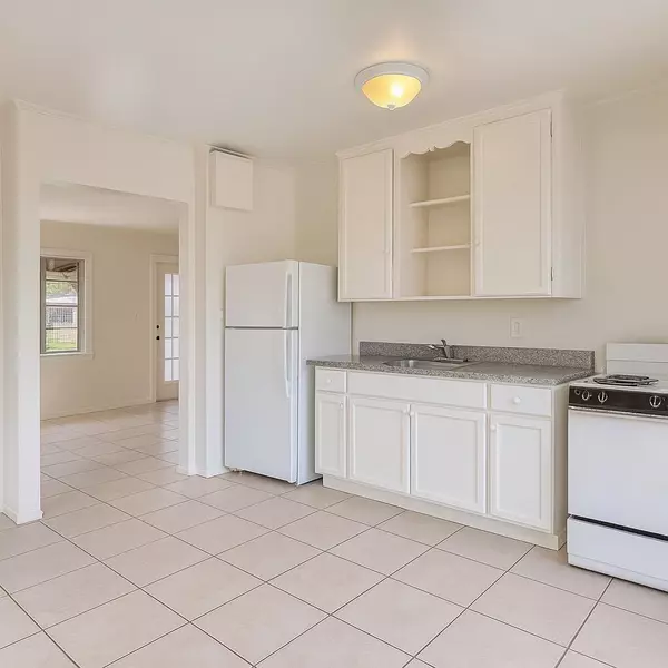 Riviera Beach, FL 33404,649 W 4th ST