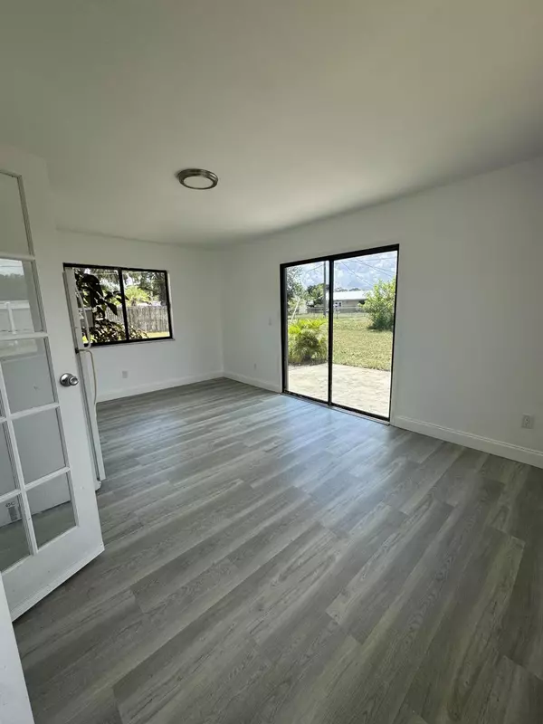 Vero Beach, FL 32962,2235 SW 18th AVE