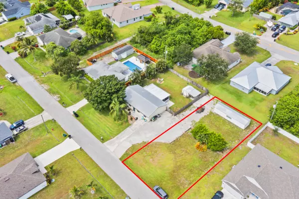 Port Saint Lucie, FL 34953,412 SW Bradshaw CIR