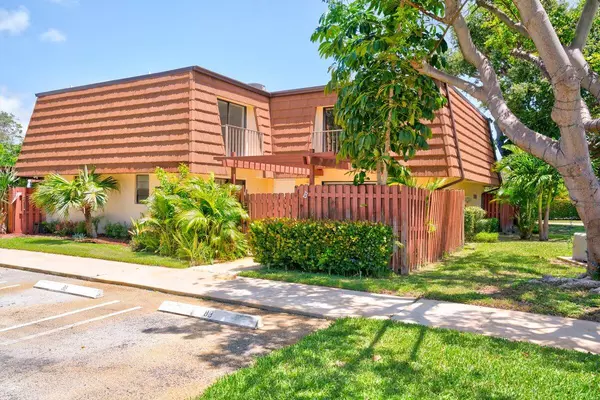 2530 N Albatross RD 8-B, Delray Beach, FL 33444